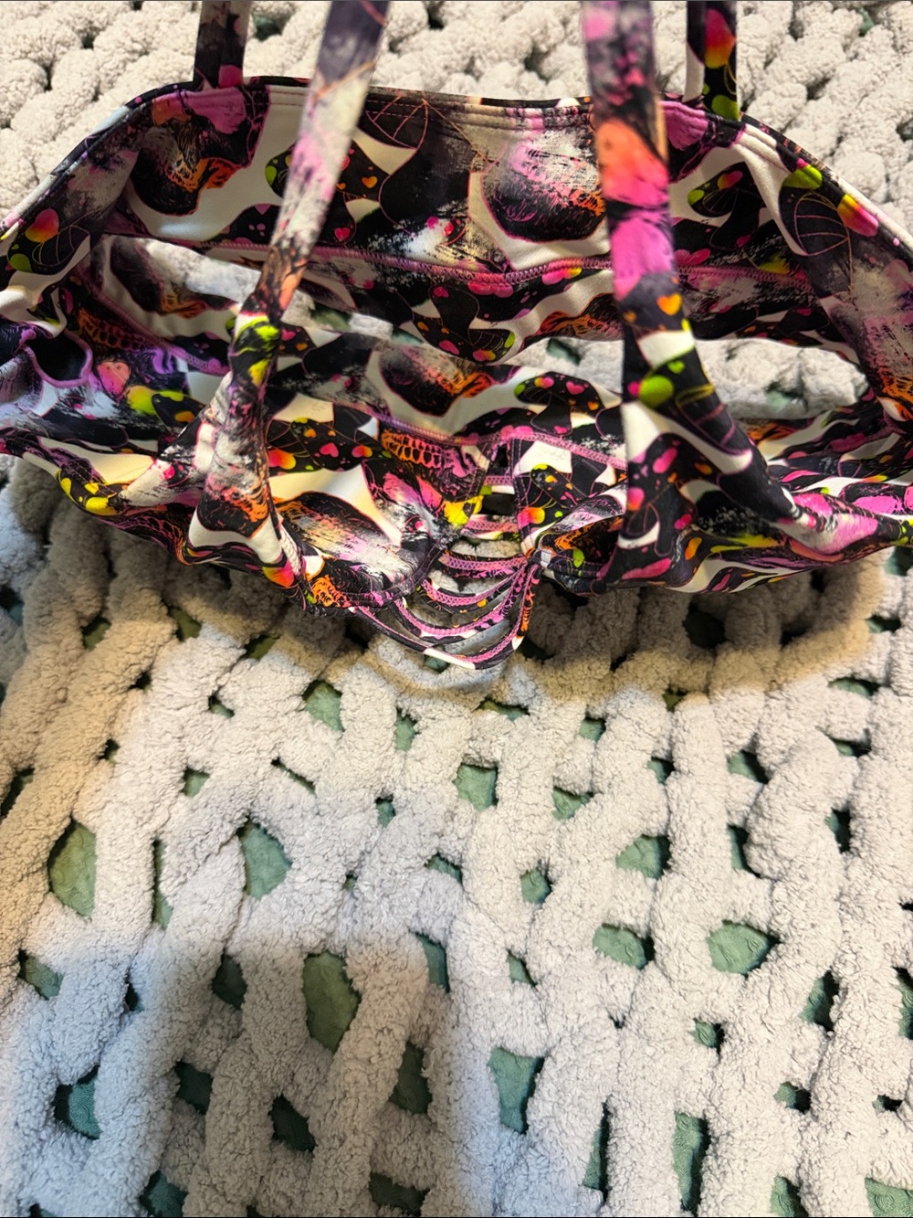 Neon Skull Pattern Peachy sports bra - Picture 4 of 4